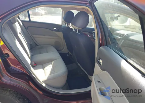 2012 Ford Fusion S z USA, uszkodzony, nr VIN 3FAHP0GA2CR148223